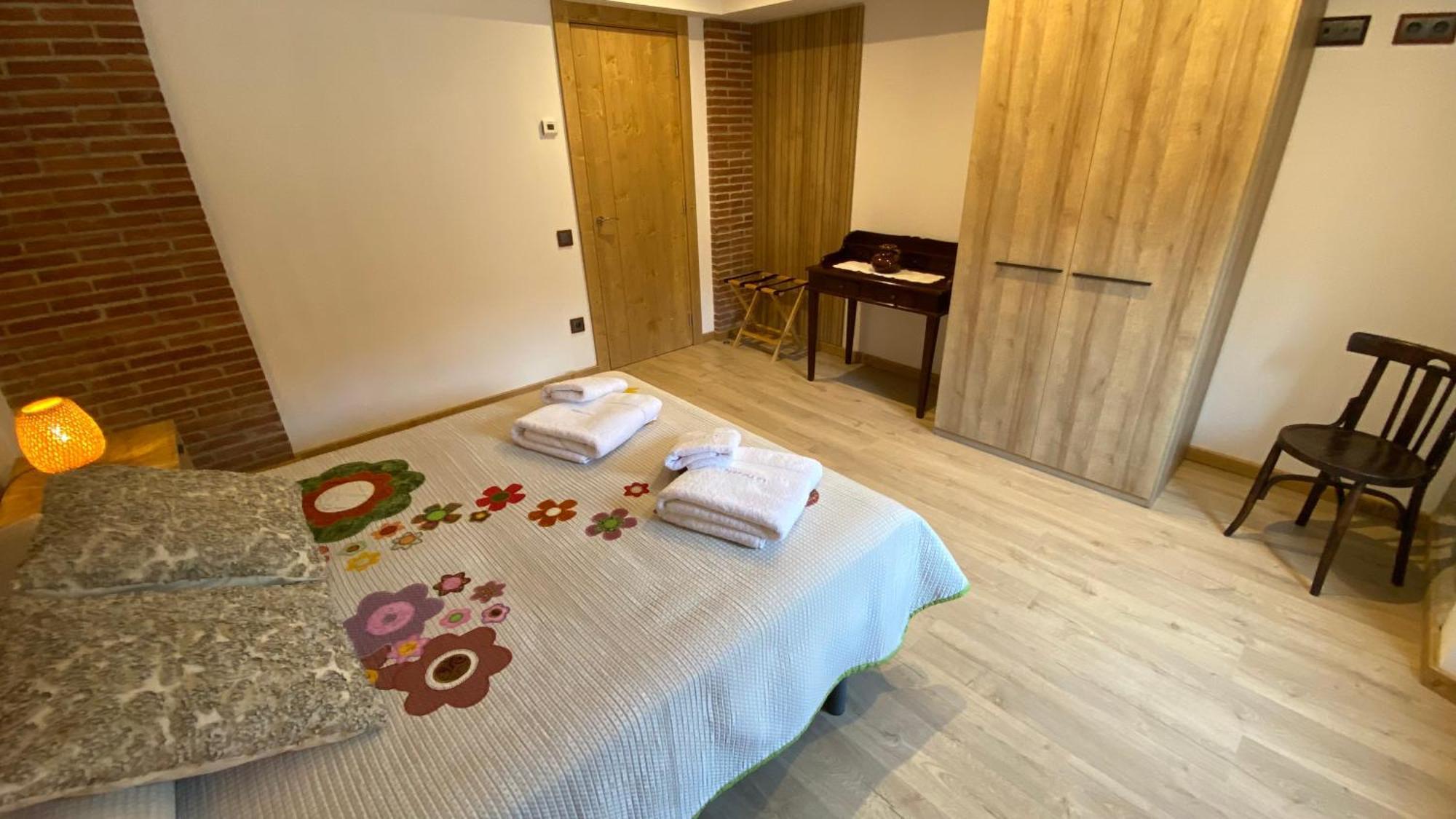 Pis Turistic De 170 M2 A La Placa Porxada De Bagá Buitenkant foto
